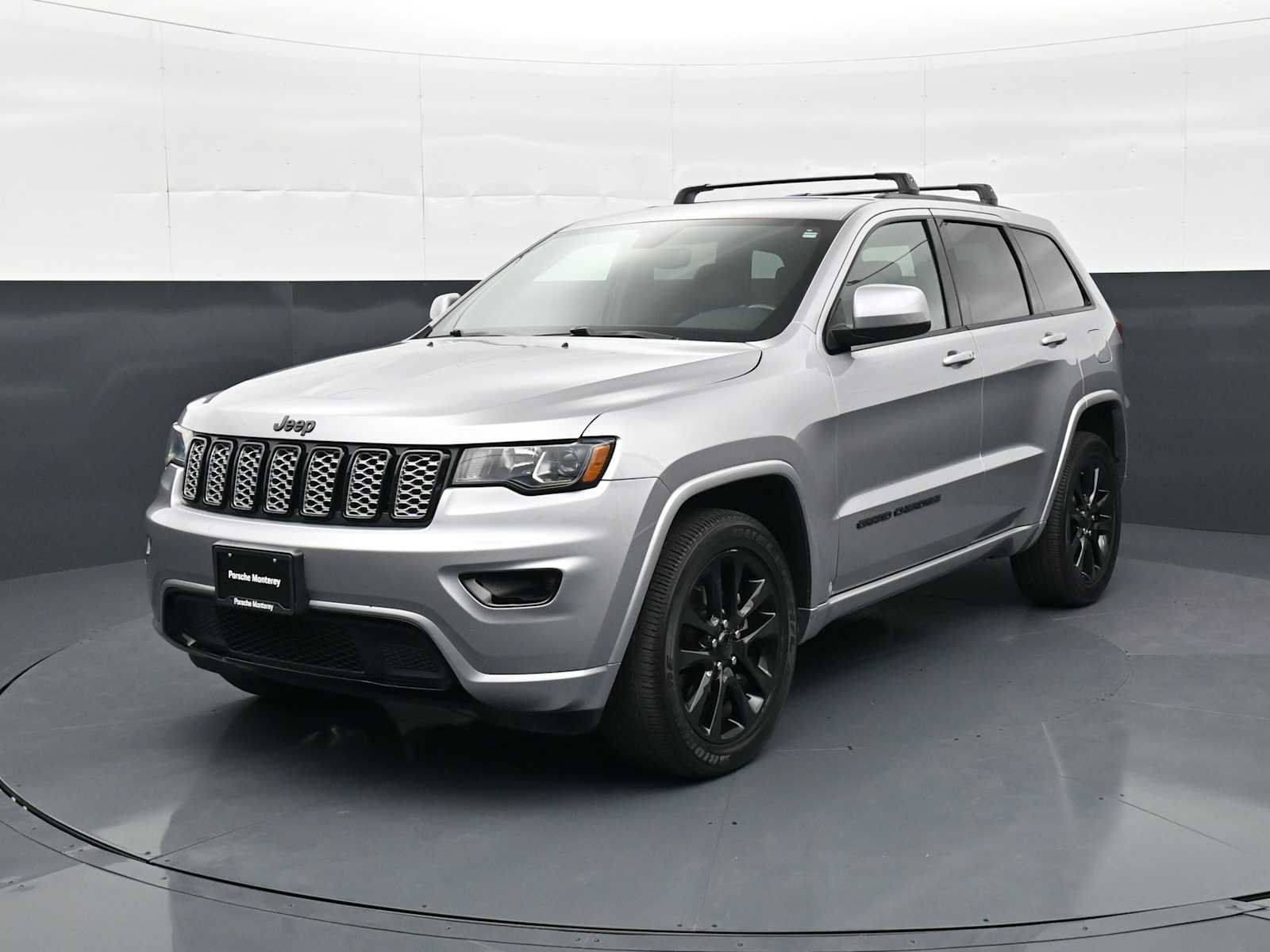 Used 2019 Jeep Grand Cherokee Altitude AWD/4WD image 1