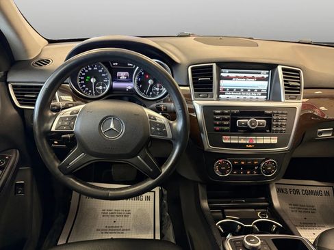 Used 2015 Mercedes-Benz ML 350 ML 350 4MATIC Sport Utility 4D image 25