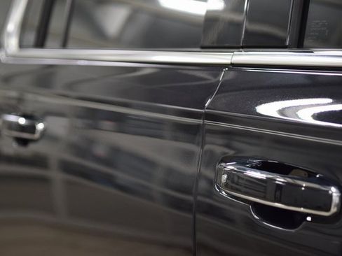 Used 2024 GMC Yukon XL Denali image 19