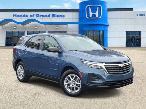 Used 2024 Chevrolet Equinox LS w/ LS Convenience Package FWD image 1