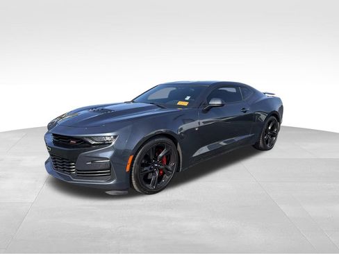 Used 2019 Chevrolet Camaro SS RWD image 7