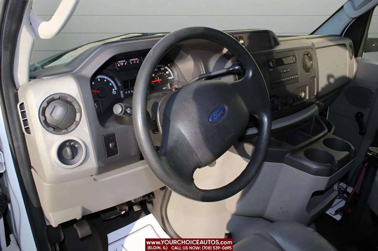 Used 2011 Ford E-450 and Econoline 450 Super Duty RWD image 17