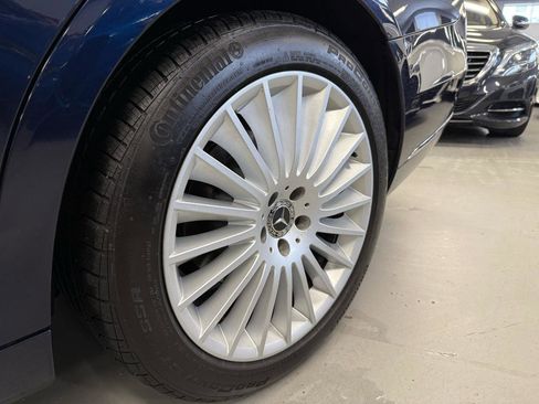 Used 2018 Mercedes-Benz S 560 4MATIC Sedan w/ Premium Package image 10