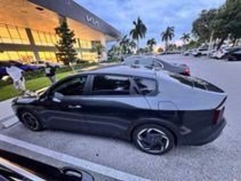 Certified 2025 Kia K4 EX FWD image 2