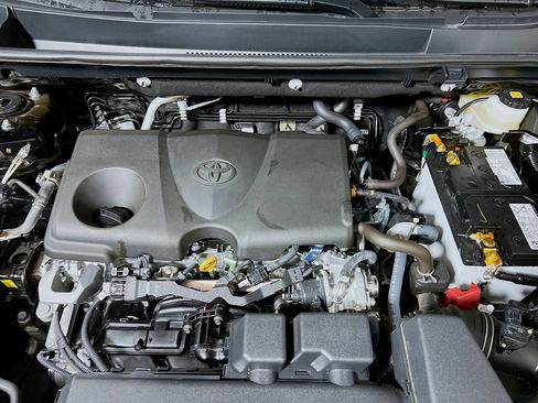 Used 2025 Toyota RAV4 XLE AWD/4WD image 26