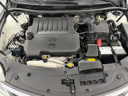 Used 2015 Toyota Avalon XLE Touring FWD image 11