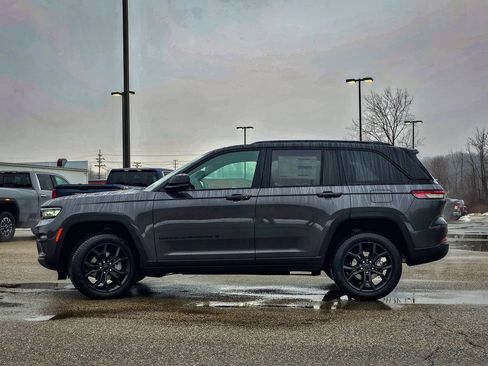 New 2025 Jeep Grand Cherokee Limited image 6