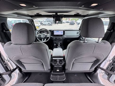Certified 2025 Jeep Wrangler Unlimited Sahara AWD/4WD image 22