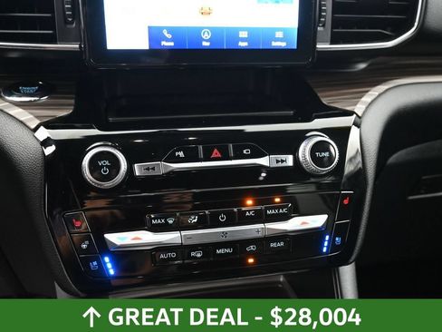 Used 2022 Ford Explorer Limited AWD/4WD image 29