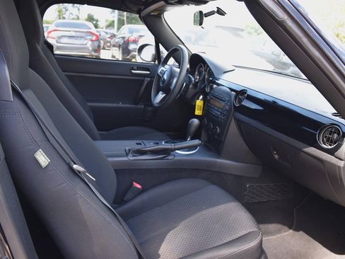 Used 2006 MAZDA MX-5 Miata Touring RWD image 11