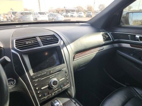 Used 2018 Ford Explorer Platinum image 6