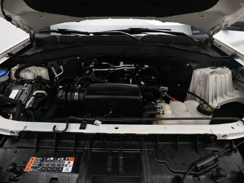 Used 2023 Ford Explorer XLT w/ Equipment Group 202A AWD/4WD image 3