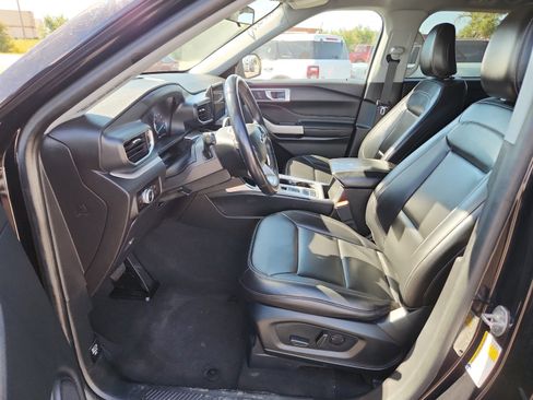 Used 2023 Ford Explorer XLT w/ Equipment Group 202A image 11