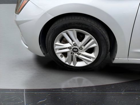 Used 2020 Hyundai Elantra SEL FWD image 9