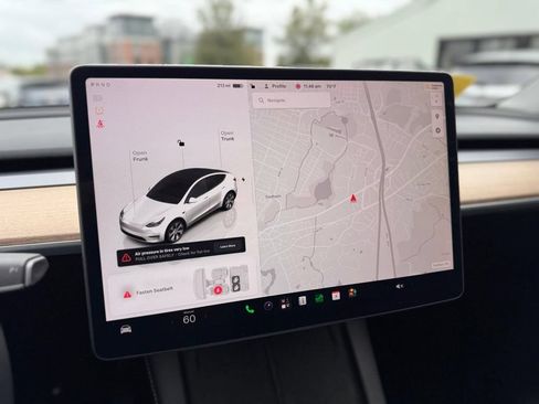 Used 2024 Tesla Model Y Long Range AWD/4WD image 15