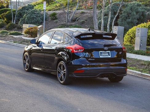 Used 2016 Ford Focus ST image 4