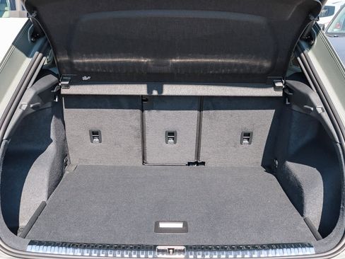 New 2025 Audi Q3 2.0T Premium image 38