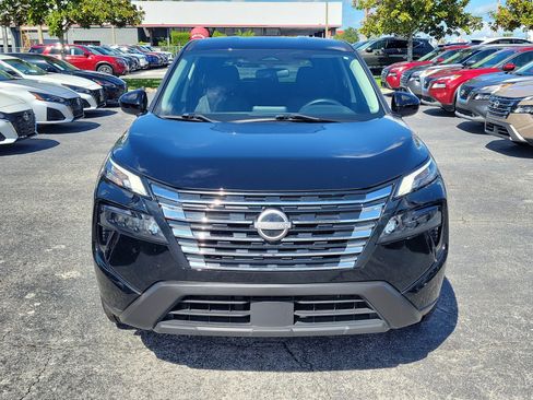 Certified 2024 Nissan Rogue SV FWD image 2