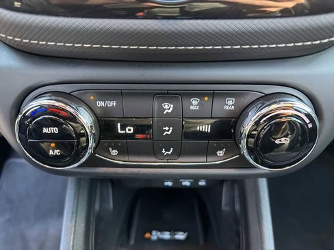 Certified 2022 Chevrolet TrailBlazer ACTIV w/ Sun and Liftgate Package FWD image 17