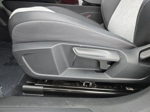 Certified 2023 Volkswagen ID.4 Pro AWD/4WD image 28