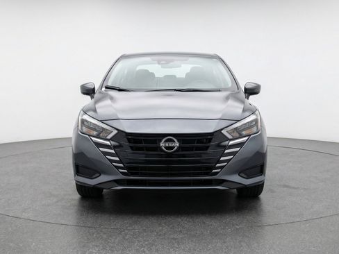Used 2025 Nissan Versa SV image 2