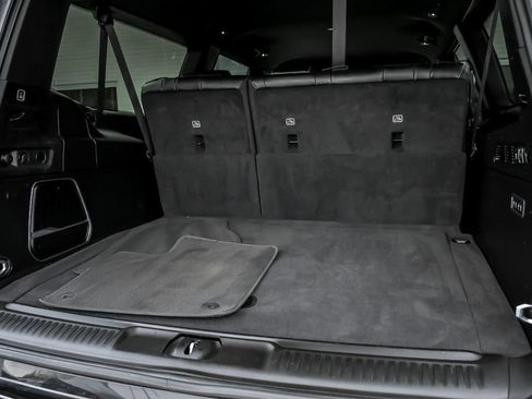 Used 2023 Jeep Wagoneer L Series III w/ Preferred Equipment Group AWD/4WD image 12
