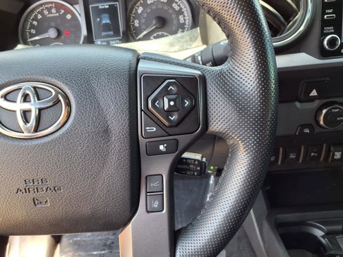 Used 2022 Toyota Tacoma TRD Off-Road w/ Technology Package RWD image 22