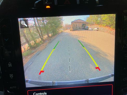 Used 2021 RAM 1500 Laramie w/ Sport Appearance Package image 15