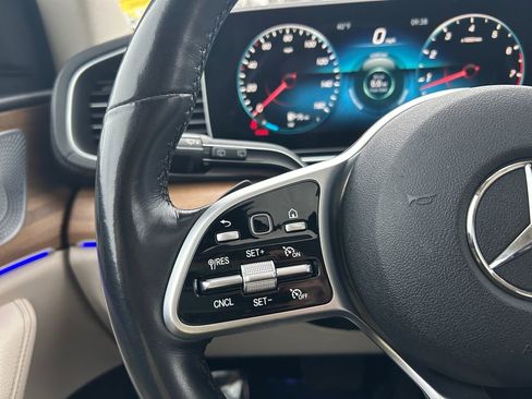 Used 2021 Mercedes-Benz GLS 450 4MATIC image 17