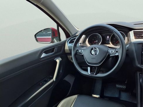 Used 2020 Volkswagen Tiguan SE AWD/4WD image 28