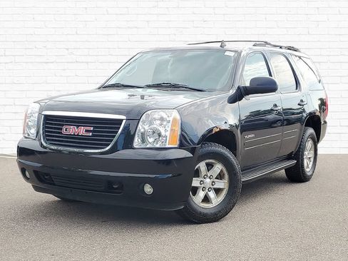 Used 2013 GMC Yukon SLE w/ Convenience Package AWD/4WD image 1