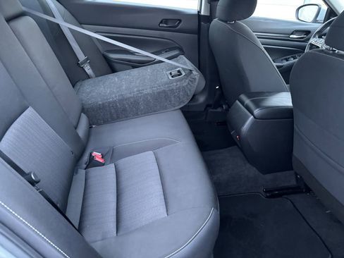 Used 2024 Nissan Altima 2.5 SV w/ SV Premium Package FWD image 30