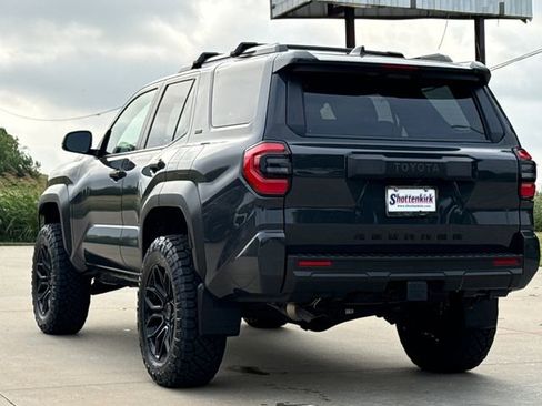 Used 2025 Toyota 4Runner SR5 AWD/4WD image 7