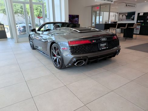 Used 2021 Audi R8 V10 w/ Premium Package RWD image 8