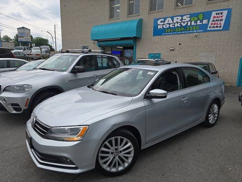Used 2016 Volkswagen Jetta SEL FWD image 4