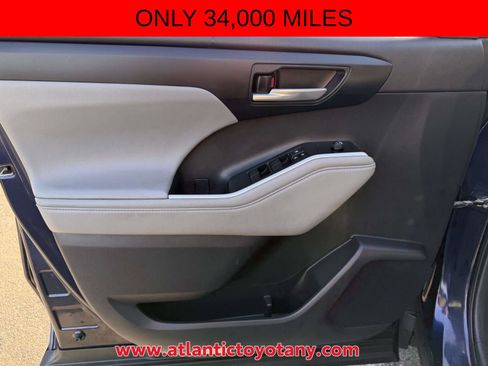 Used 2021 Toyota Highlander XLE AWD/4WD image 21