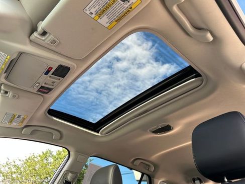 Used 2018 Subaru Outback 2.5i Limited image 22