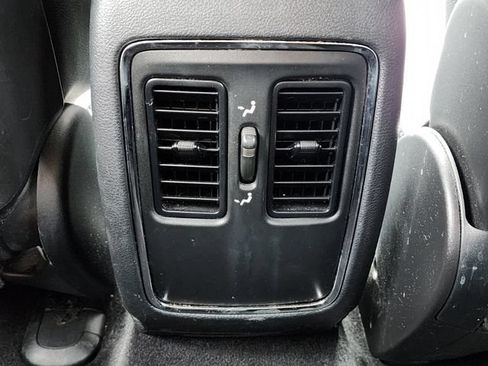Used 2019 Jeep Grand Cherokee Laredo w/ Laredo X Package RWD image 18