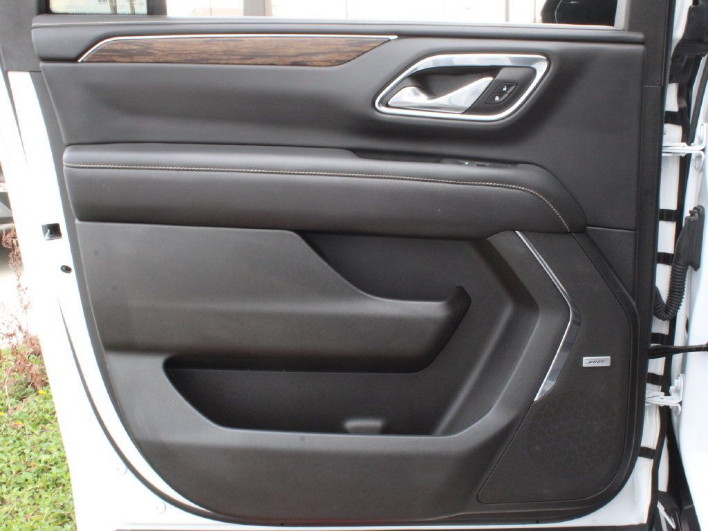 Used 2023 Chevrolet Suburban Premier AWD/4WD image 29