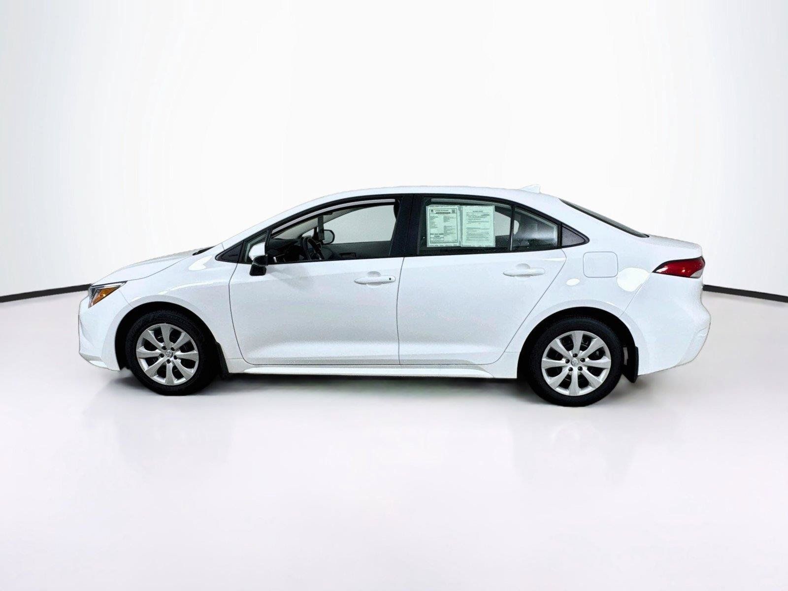 Used 2025 Toyota Corolla LE FWD image 3