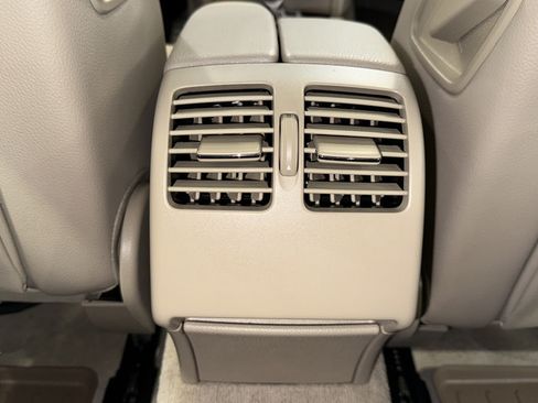 Used 2012 Mercedes-Benz C 250 Sedan image 28