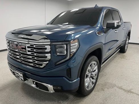 Used 2025 GMC Sierra 1500 Denali w/ Denali Reserve Package AWD/4WD image 4