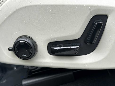 New 2026 Volvo XC60 B5 Ultra w/ Protection Package Premier image 22