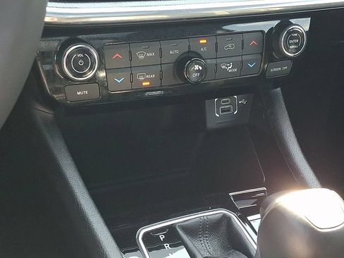Used 2023 Jeep Compass High Altitude AWD/4WD image 16