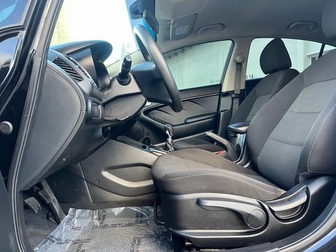 Used 2018 Kia Forte LX FWD image 16