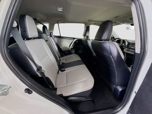 Used 2018 Toyota RAV4 Limited FWD image 27