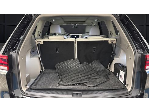 Used 2025 Volkswagen Atlas SEL AWD/4WD image 27