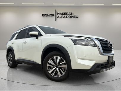 Used 2023 Nissan Pathfinder SL