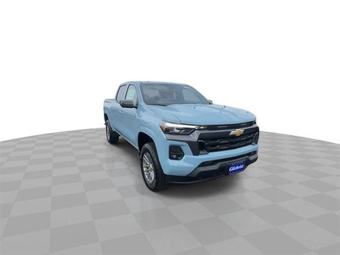 New 2025 Chevrolet Colorado LT w/ LT Convenience Package image 2