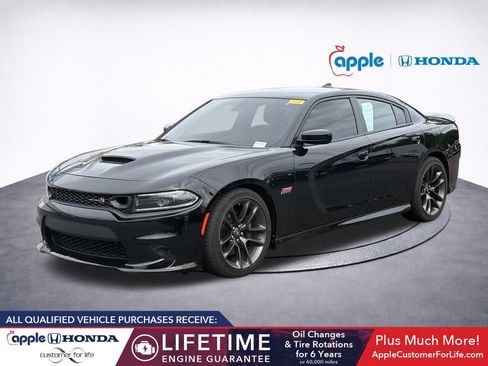 Used 2022 Dodge Charger Scat Pack RWD image 3